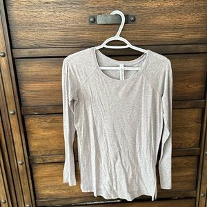 LULULEMON top